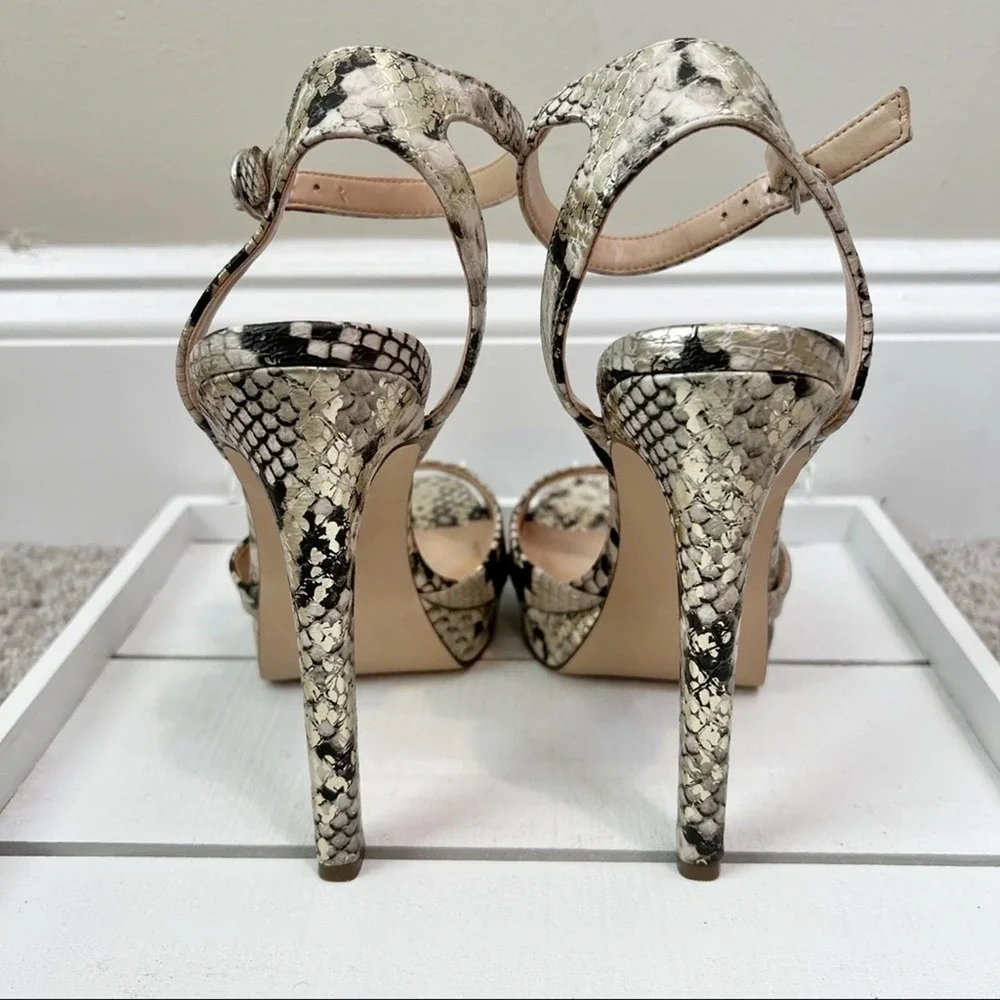 Steve Madden snake print platform shoe size 9 1/2   #024-6